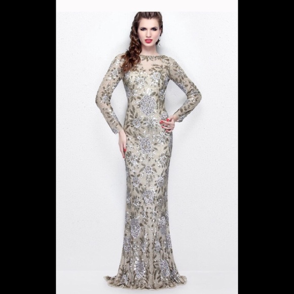 Wedding dress - Picture 2 of 4